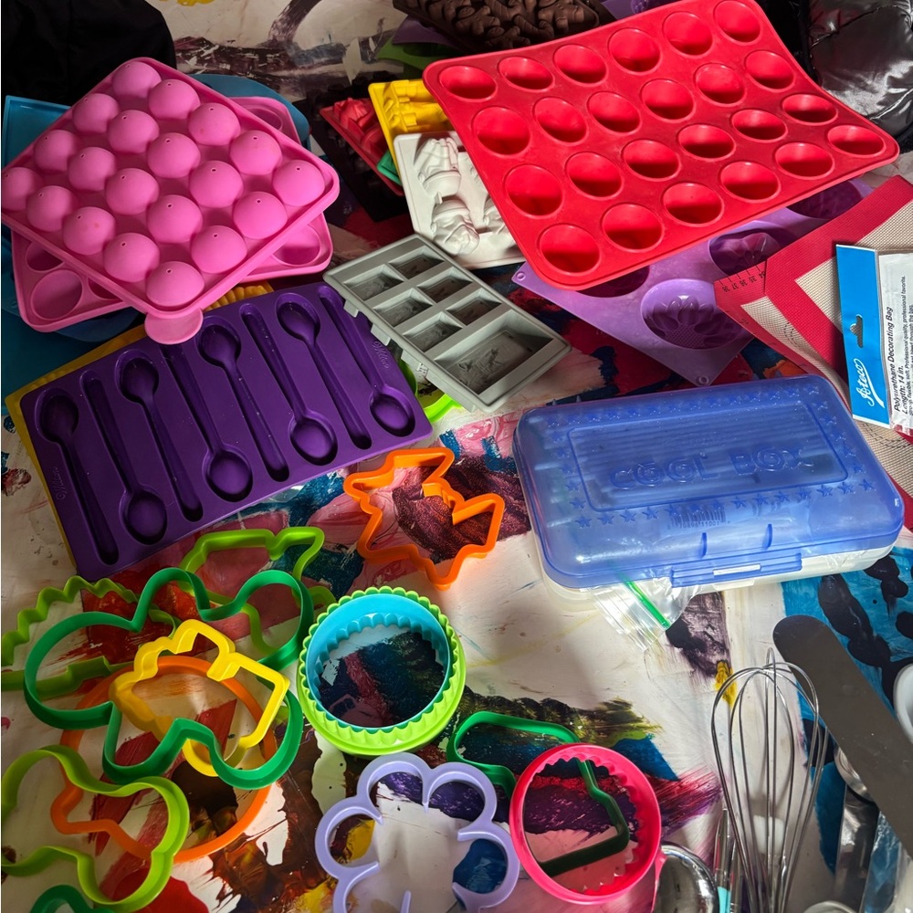 Bakers miscellaneous box (must take all)